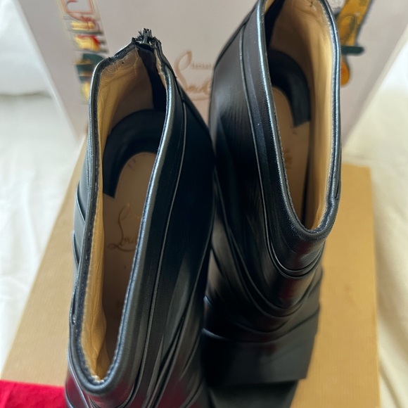 *SOLD*Christian Louboutin Drapicone Leather Heels 👠 - Picture 6 of 13